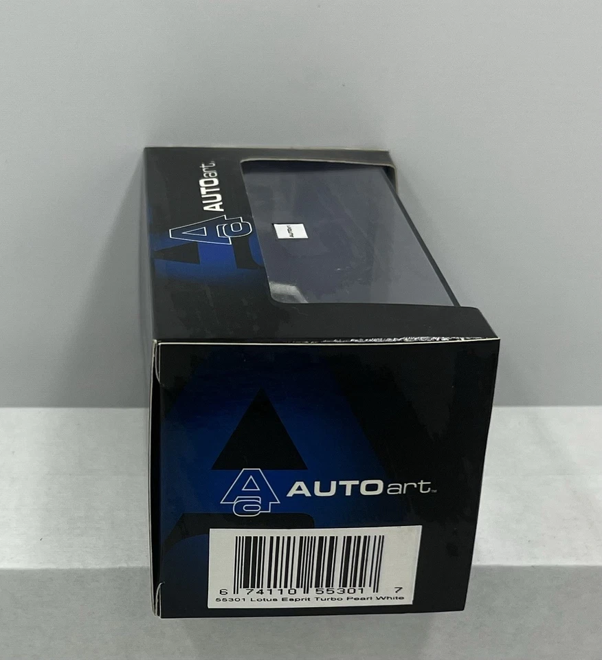 1:43 LOTUS ESPRIT TURBO PEARL WHITE AUTOART - Image 4 of 4