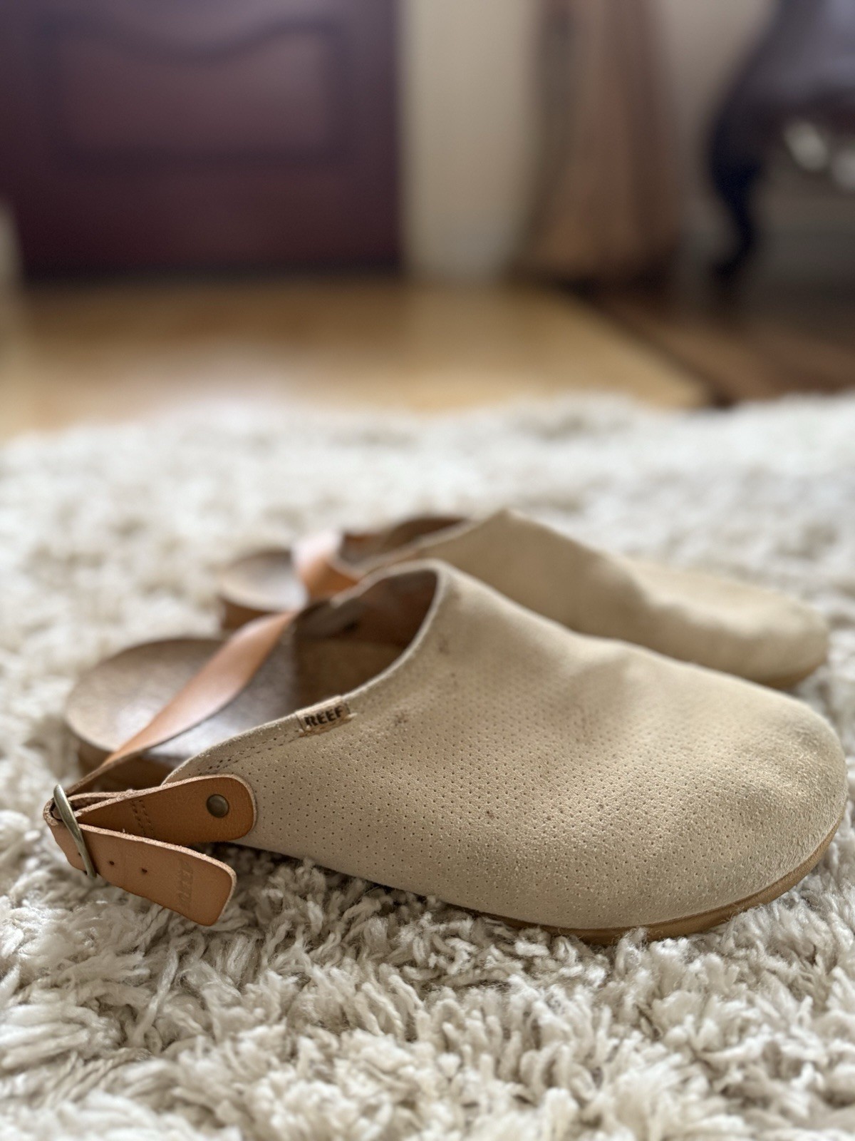 REEF cushion tan beige leather Buckle slip on clog sandals - Sz 9