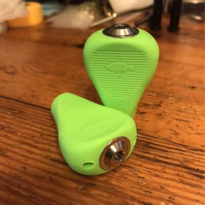 DRT VALIAL WCZ Flat knob in lime × Original titanium cap