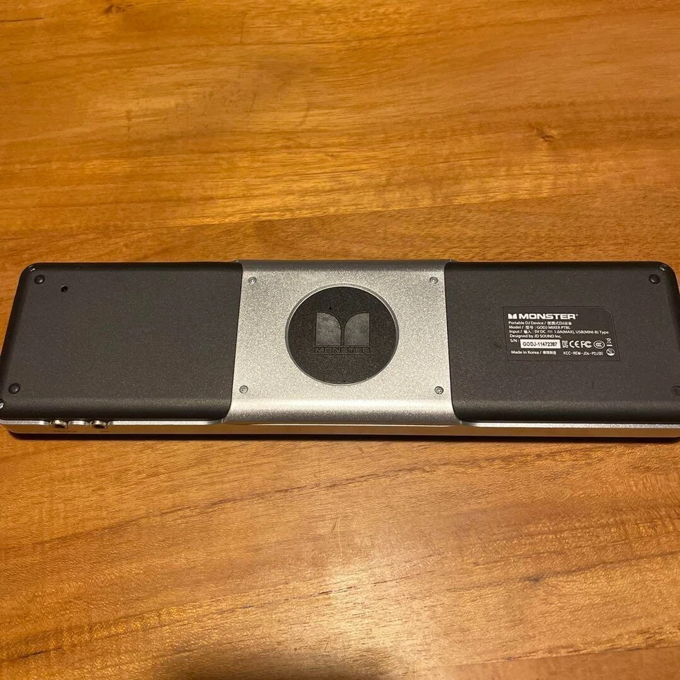 Monster GODJ Portable Mixer Digital Turntable with LCD Touch Screen FAUDIO GO DJ - Image 2 of 3