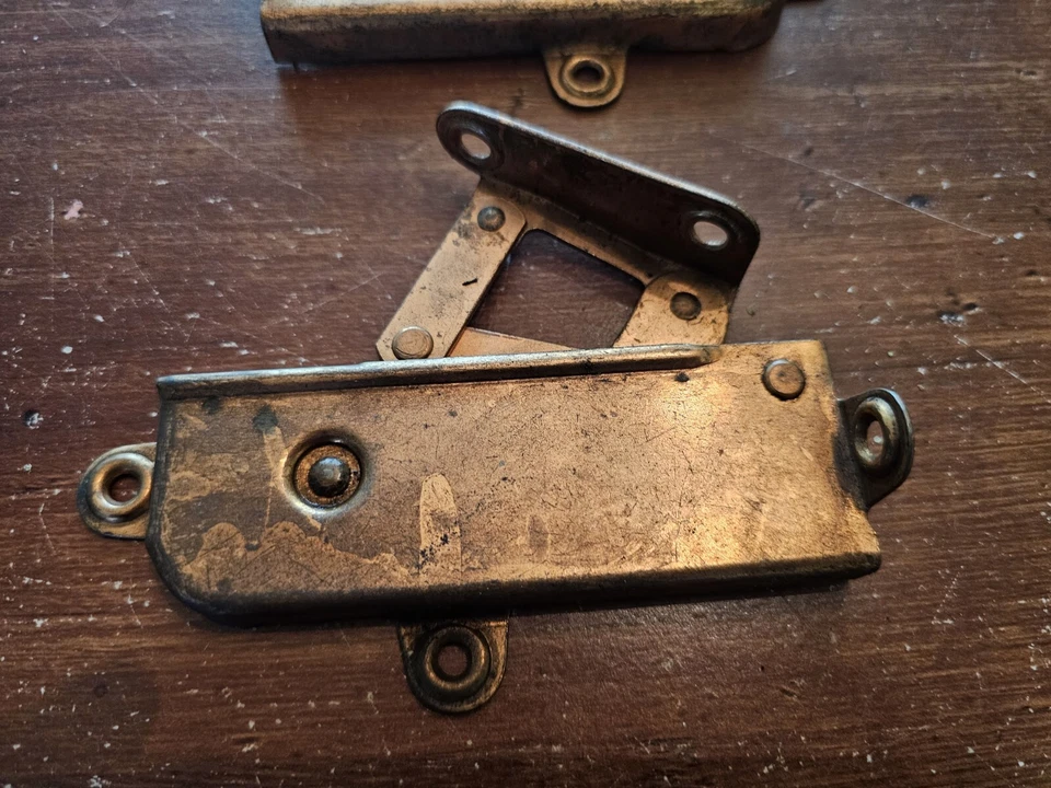 Juego de bisagras elevadoras de tapa de pecho vintage bisagras elevadoras de tapa oculta acero latón color Foto 2 de 4