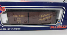 Atlas 0509-1 O Union Pacific 40' Sliding Door Box Car 2 Rail 105001 EUC w/ Box
