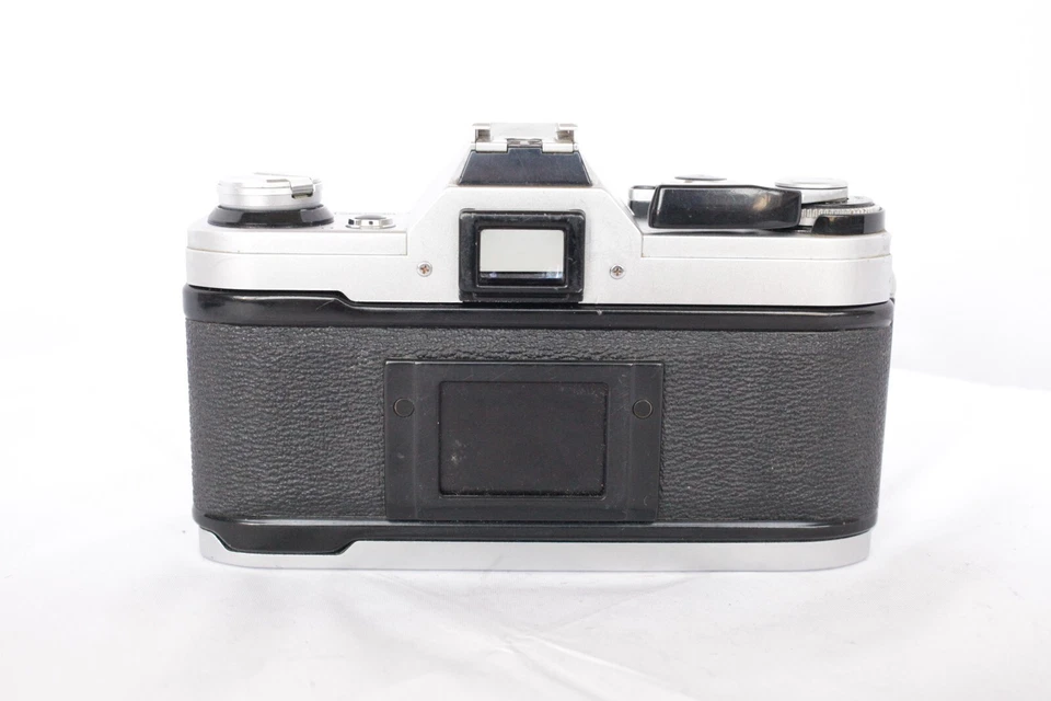 Canon AE-1 35mm SLR Film Camera with 50mm f/1.8 Lens Kit, Refurbished & Tested - Image 2 of 4