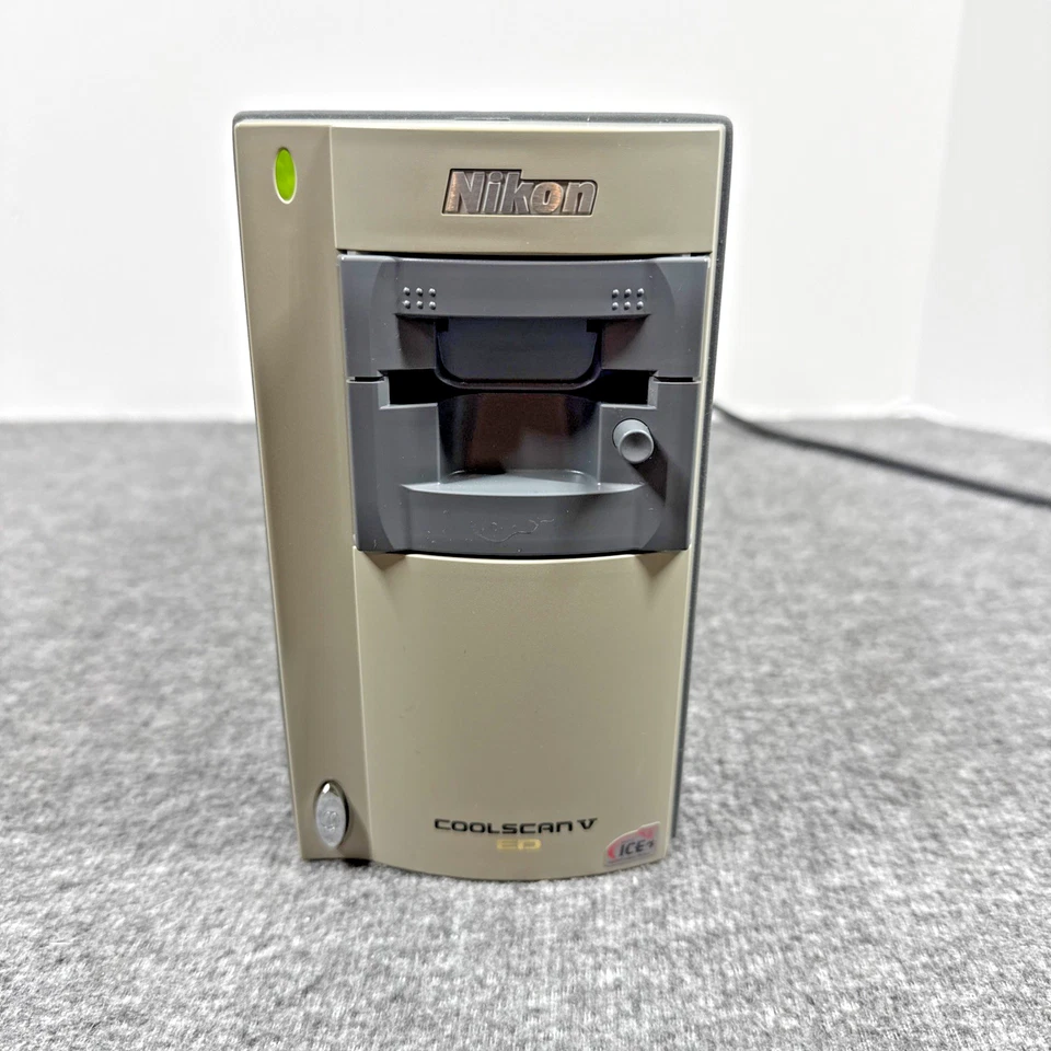 Nikon Coolscan V ED (LS-50) Dia- & Filmscanner mit MA-21 Filmstreifenadapter