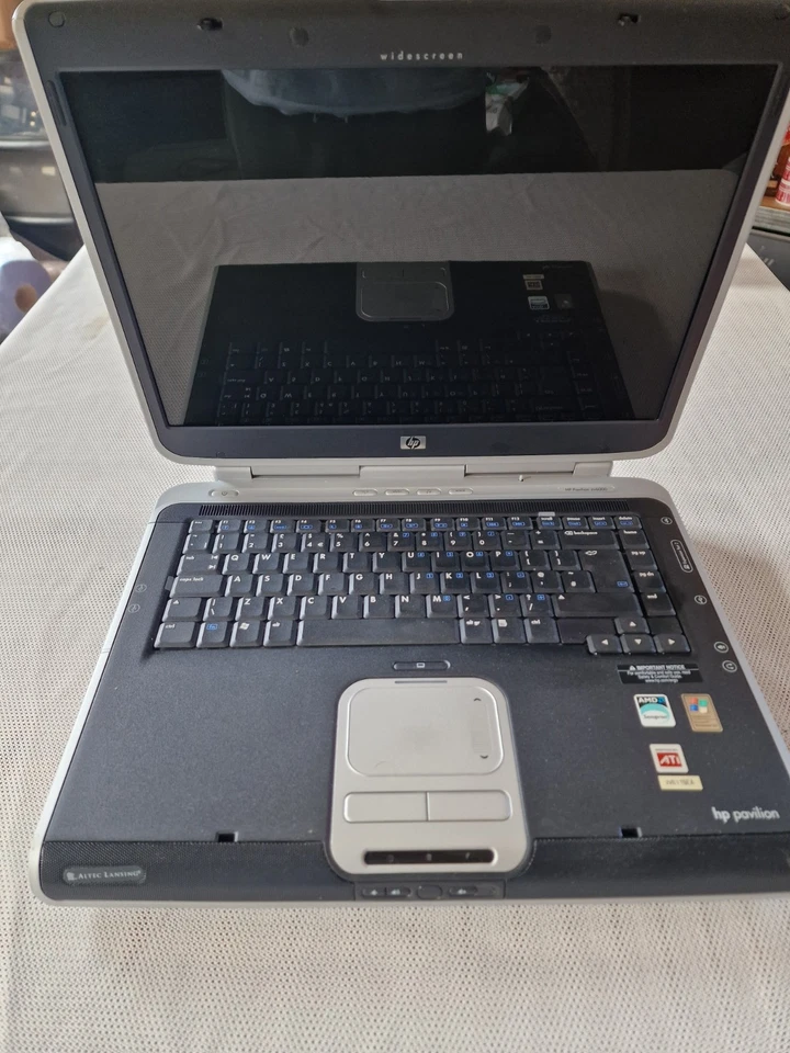 Hp Pavilion ZV6000 laptop 15.4" laptop untested for parts Read Description - Image 2 of 4