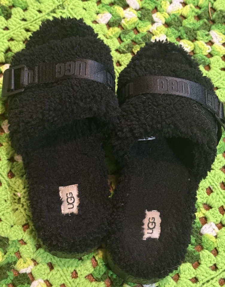 UGG Fluffita Women’s Size 9 Slides Black Sheepskin Platform Sandals Retro Used - Image 4 of 4