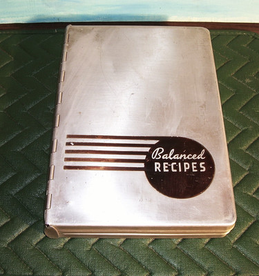 91 YEAR OLD PILLSBURY RECIPE BOOK DATED 1933 ~ PIES, CAKES & MORE  ALUMINUM CASE