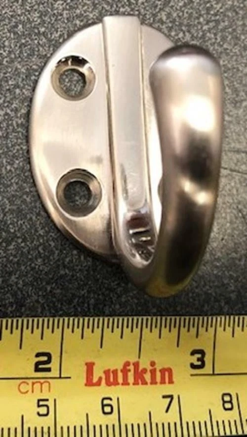 Gancho para bata de níquel satinado Brainerd 54530 / B46116J-SN-C 3 piezas Foto 2 de 3