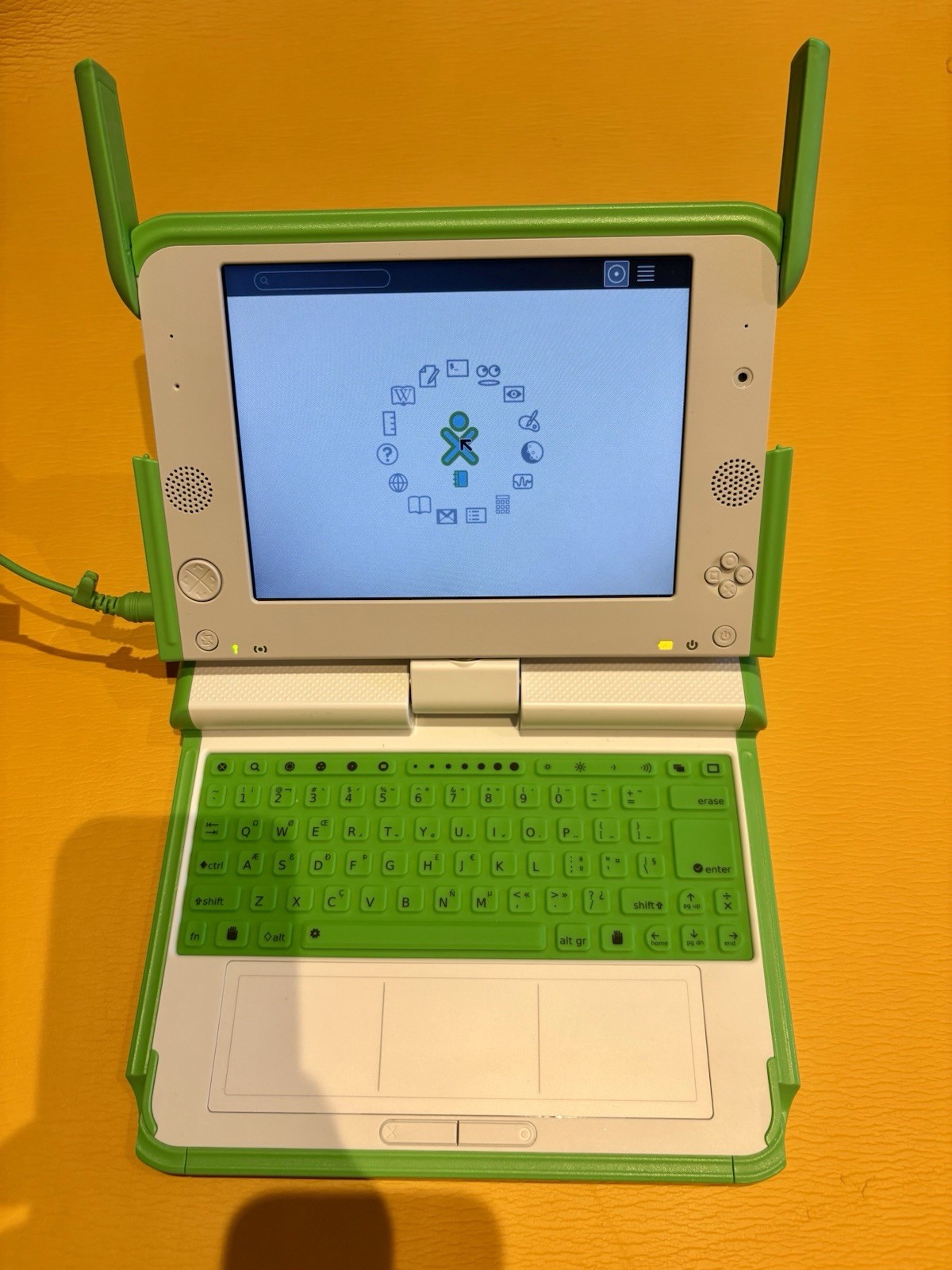 OLPC XO Laptop – One Laptop Per Child – Charger Included – Retro Tech