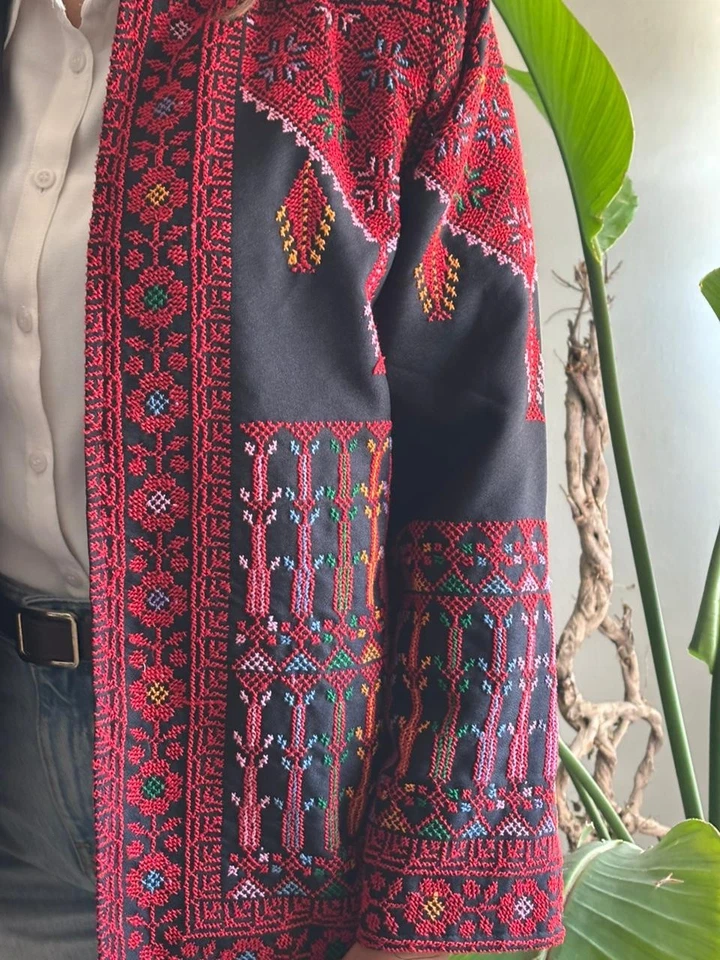 Chaqueta árabe palestina hecha a mano 100% bordada - bordada Foto 4 de 4