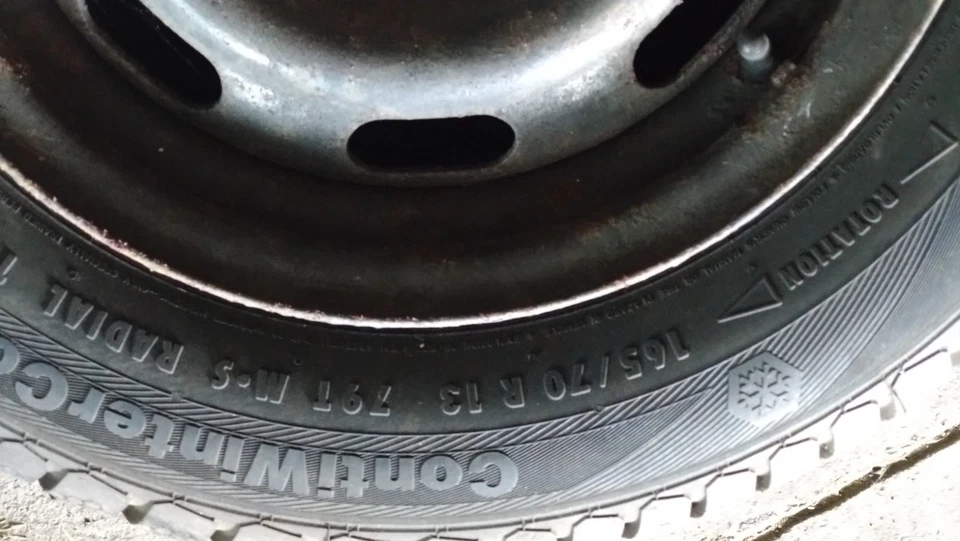 Winterradsatz Mazda Demio 155/70R13 79T Continental (Preis verhandelbar) !!! - Bild 3 von 4