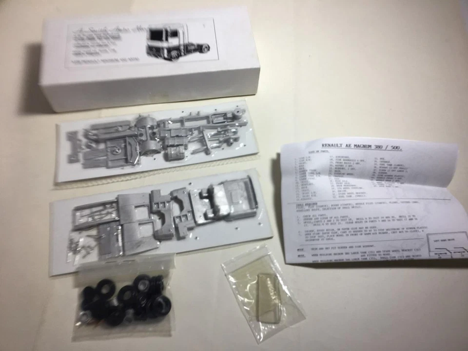 Kit 1/48 Renault Magnum 4x2 ASmith Auto Modelos 1/48 Modelo Kit Camión Tractor Unidad Foto 3 de 4
