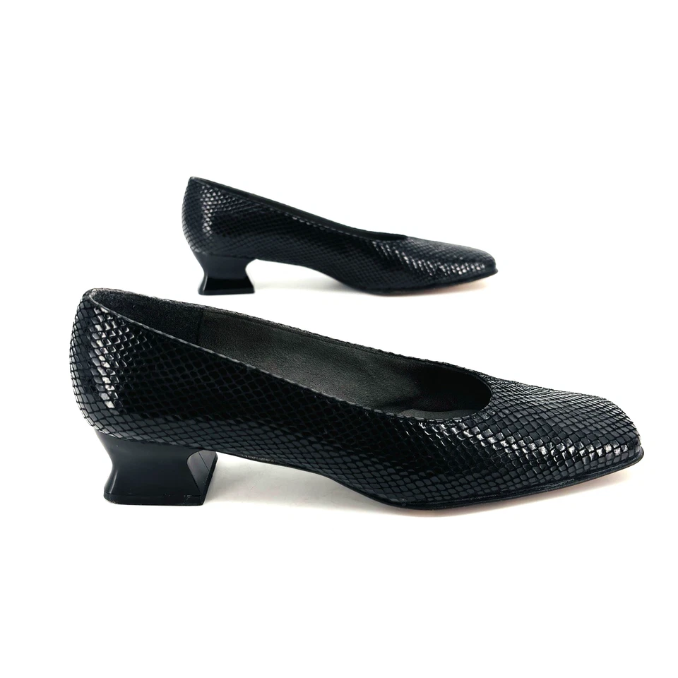 Womens 8.5 N Narrow Stuart Weitzman Black Snake Print Classic Pump Block Heels - Image 4 of 4