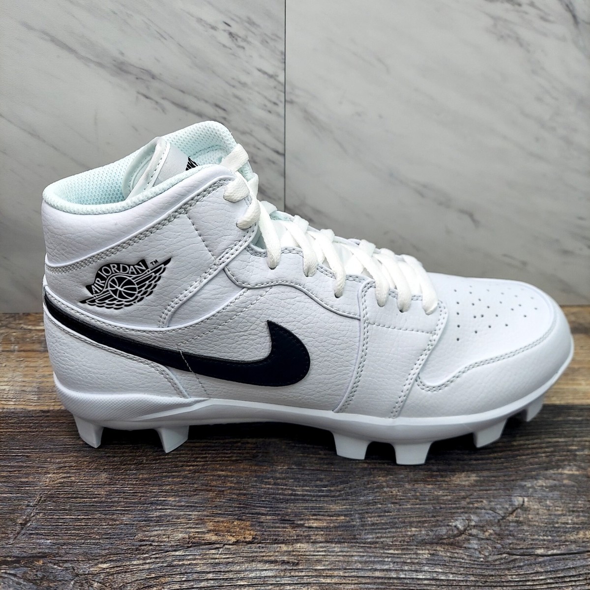 Air Jordan 1 Retro MCS White Black Baseball Cleats AV5354 Air Jordan 1 Retro MCS White Black Baseball Cleats AV5354