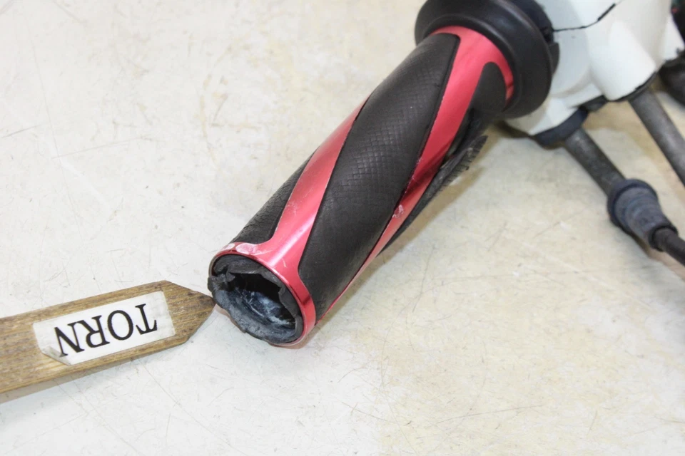 Suzuki Hayabusa GSX1300R 2006 OEM clip derecho en mango interruptor de arranque apagado Foto 4 de 4