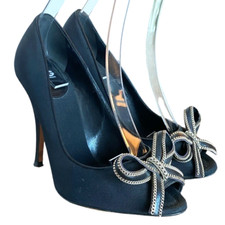 DOLCE & GABBANA Black Fabric Peep Toe Pumps w Chain Bow Detail, Size 37.5