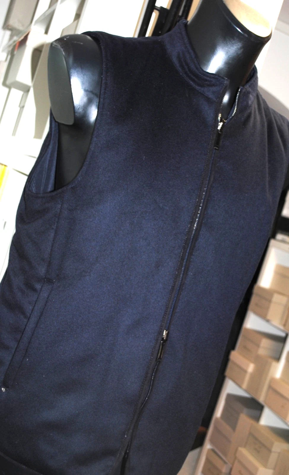 KIRED BY KITON NAPLES REVERSIBLE SLEEVELESS 1250.00 POSTER. SIZE 54 PURE CASHMERE - product detail image 1