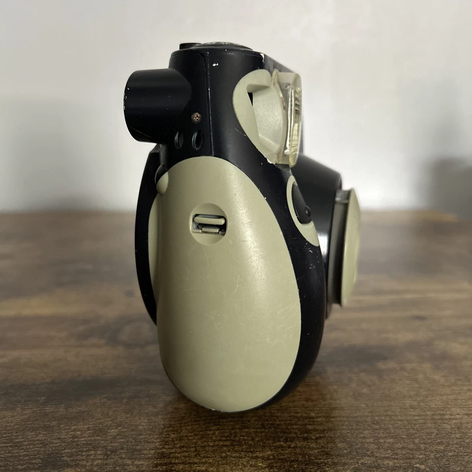 Polaroid 300 Instant Film Camera Black Compact Point & Shoot - Tested and Works - Image 2 of 4