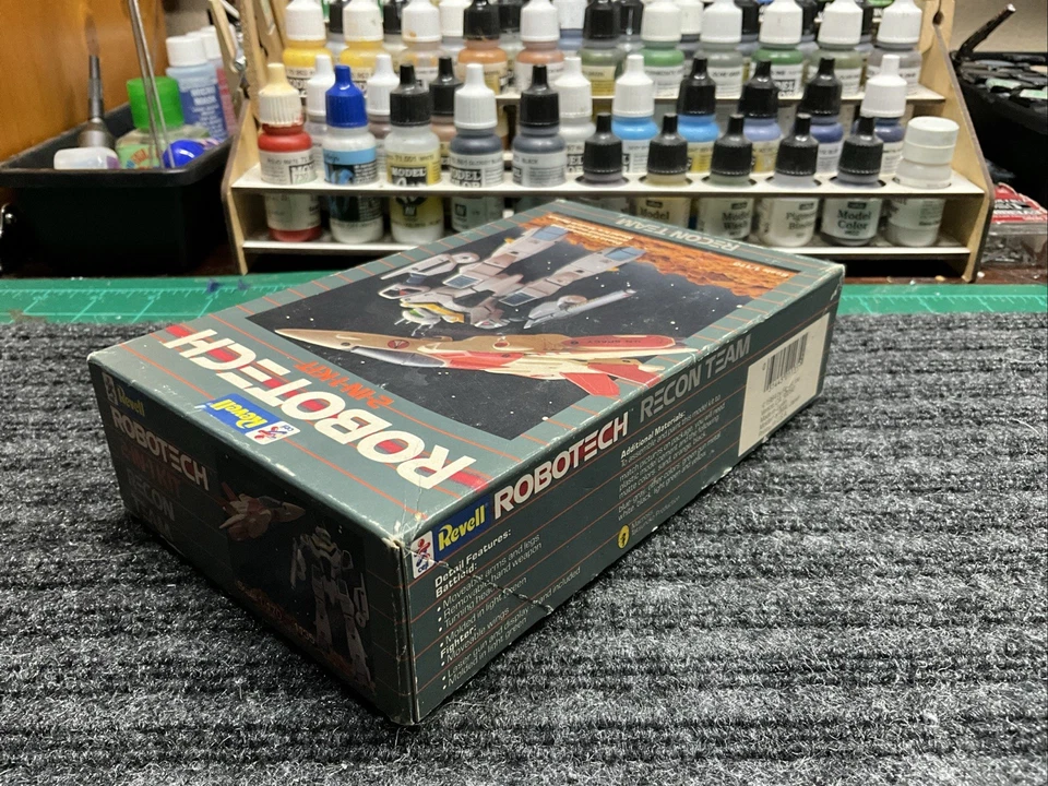 Vintage Revell Robotech 2 in 1 Kit Recon Team Model Kit 1984 Incomplete - Image 3 of 4