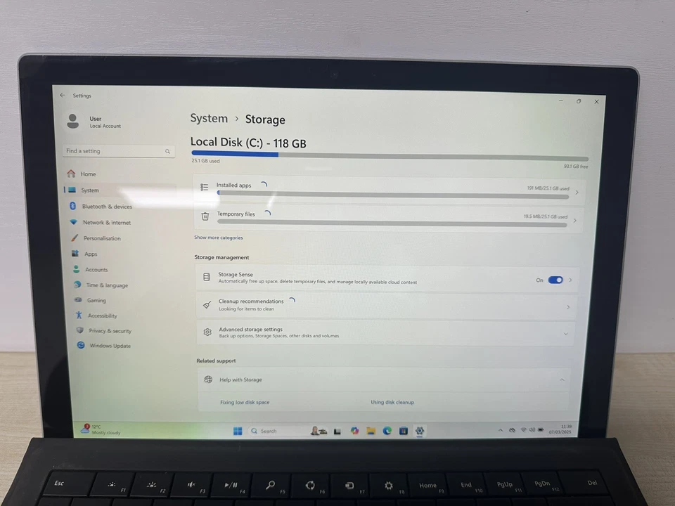 Microsoft Surface Pro 1807 2 in 1 Laptop 12.3" i5-7300U 4GB RAM DDR3 128GB SSD - Image 2 of 4