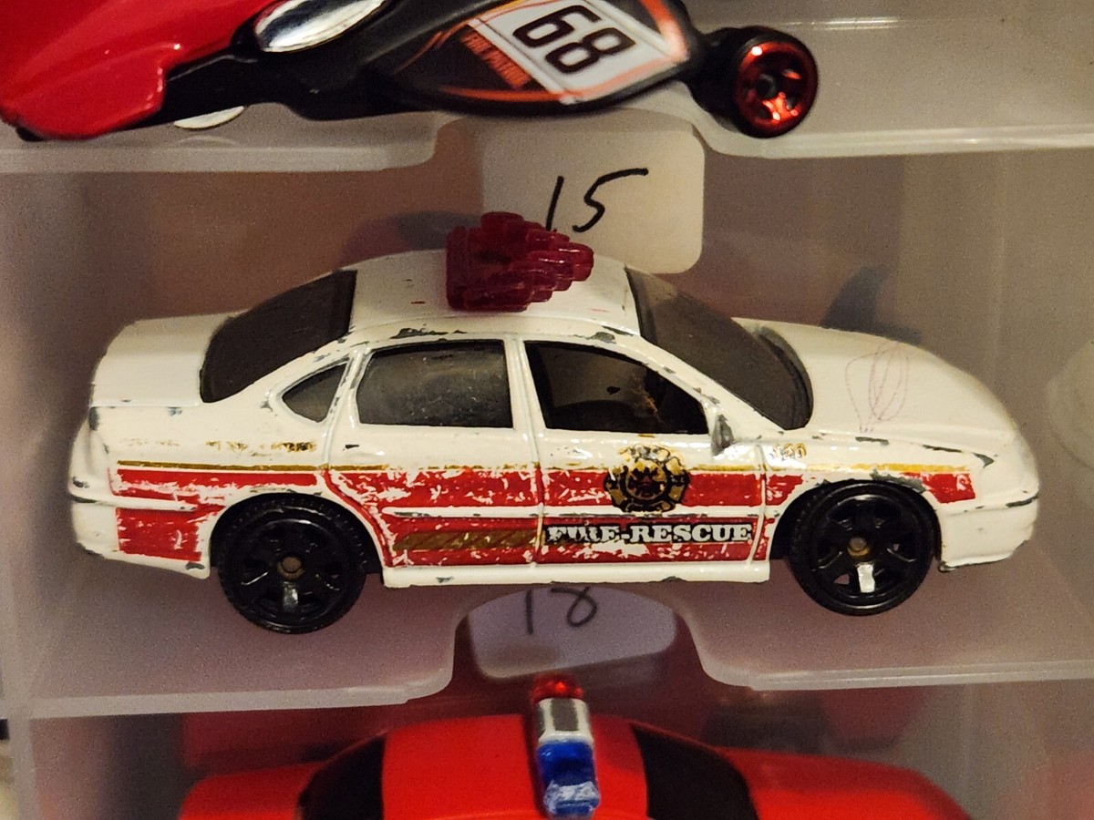 ホットウィール Cop Rods 緊急車両 ミニカー matchbox / hot wheels (case #184) fire dept department