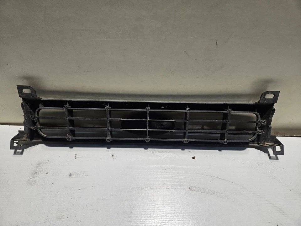 Ford Scorpio 1990 Front grill 90GG8A133AA KEG15468 - Image 3 of 3