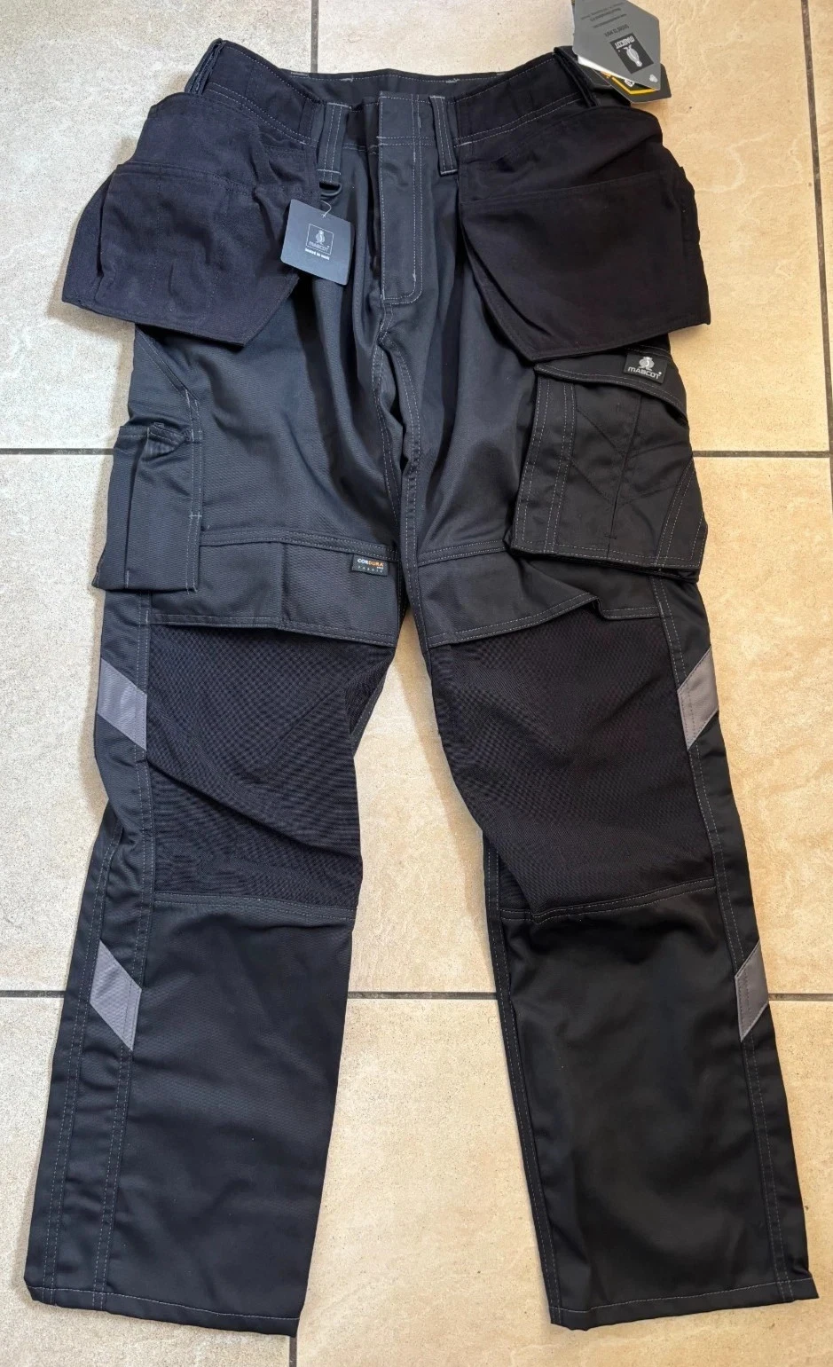 MASCOT Holster Pocket Trousers Kassel CORDURA Cargo Work Pants 17731 BNWT Black
Opens in a new windo