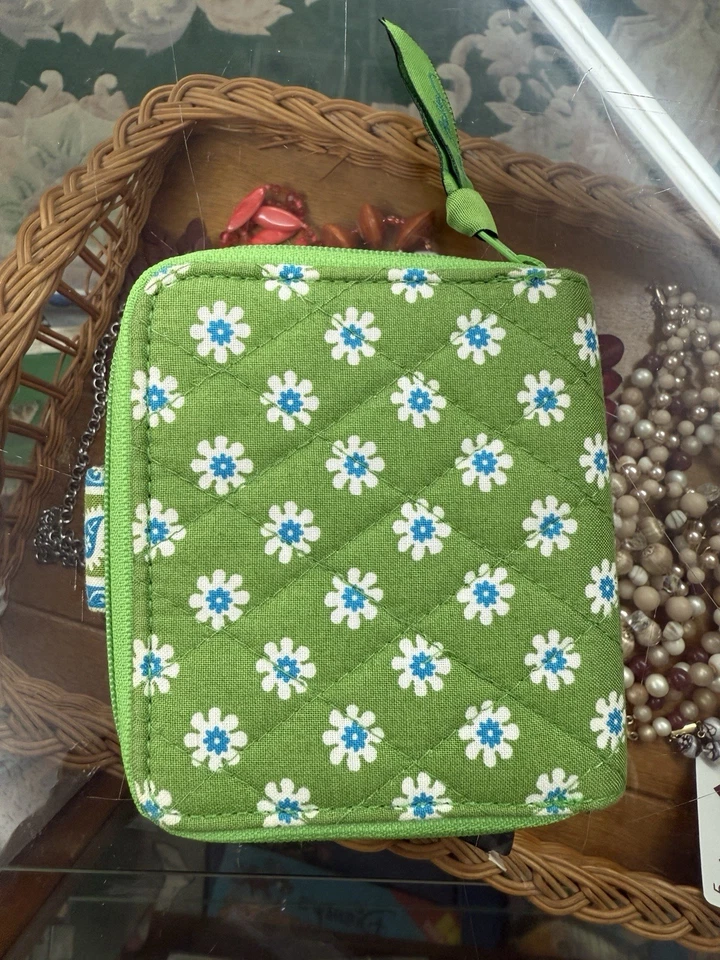 Cartera Vera Bradley Retirada Doble Plegable Verde Manzana Pequeña Mini Cremallera Excelente Estado Foto 2 de 4