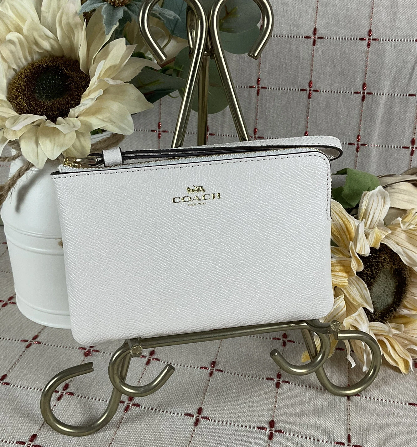 COACH Leather Ivory Corner Zip Wristlet Beautiful Clean Style Authentic & New