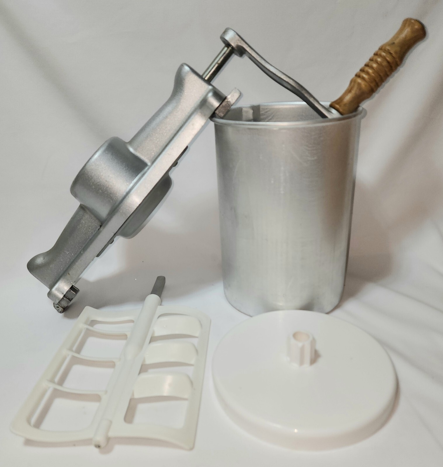 Aroma Vintage 4Qt Original Ice Cream Maker Hand Crank eBay