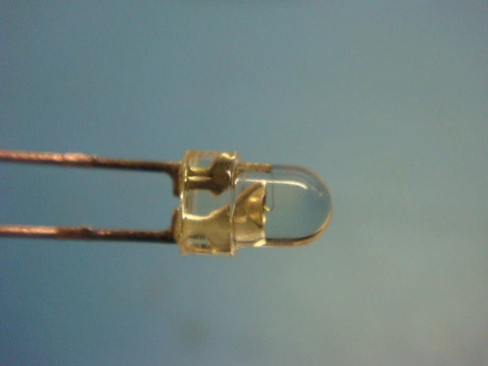 (20) HP HLMP-NL06 3mm T1 UNI COLOR ÁMBAR LED LÁMPARA DOMO TRANSPARENTE 2 PINES CABLE RADIAL Foto 3 de 4