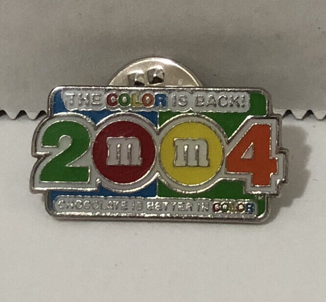 2004 M&M chocolate is better in color! collectible lapel pin    A15