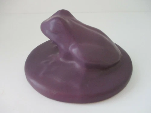 VAN BRIGGLE Pottery FROG Plum V5 GP