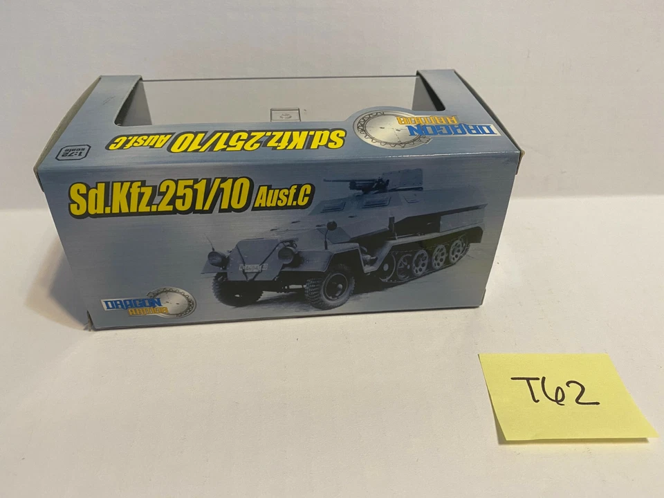 Dragon Armor 1:72 No. 60337 Sd.Kfz.251/10 Ausf.C LAH Kursk 1943 - Image 2 of 2