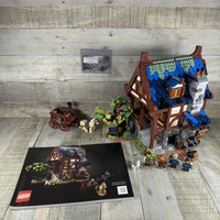 LEGO Medieval Blacksmith 21325 Ideas Castle Complete Set w/ Minifigures/Box