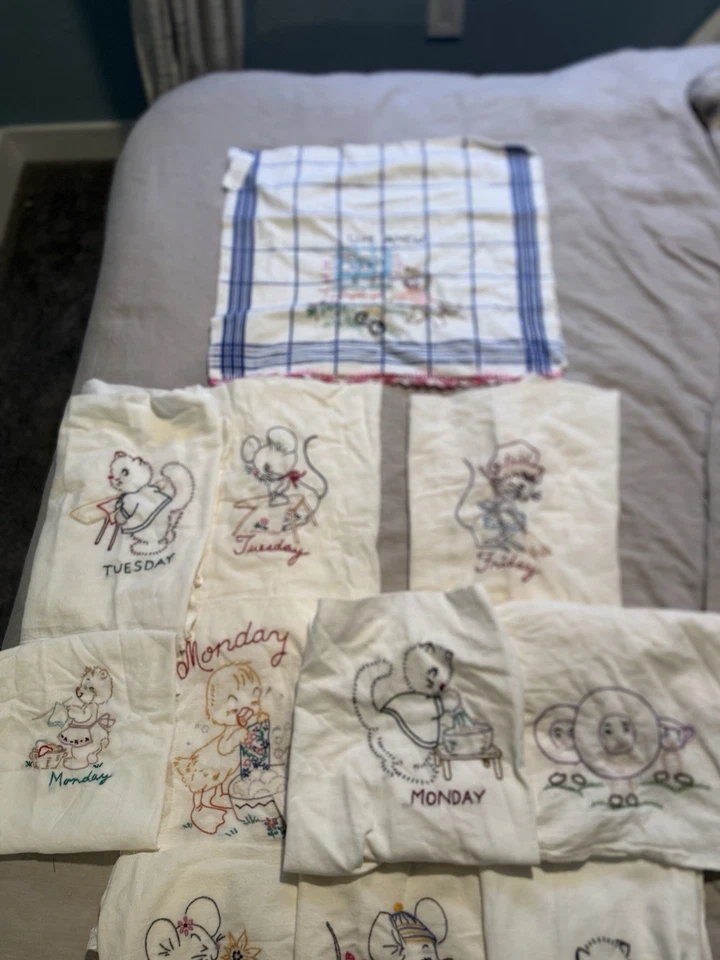 Set Of 11 vintage tea Towels Day Of The Week embroidered Cat Mouse Duck - Image 2 of 4