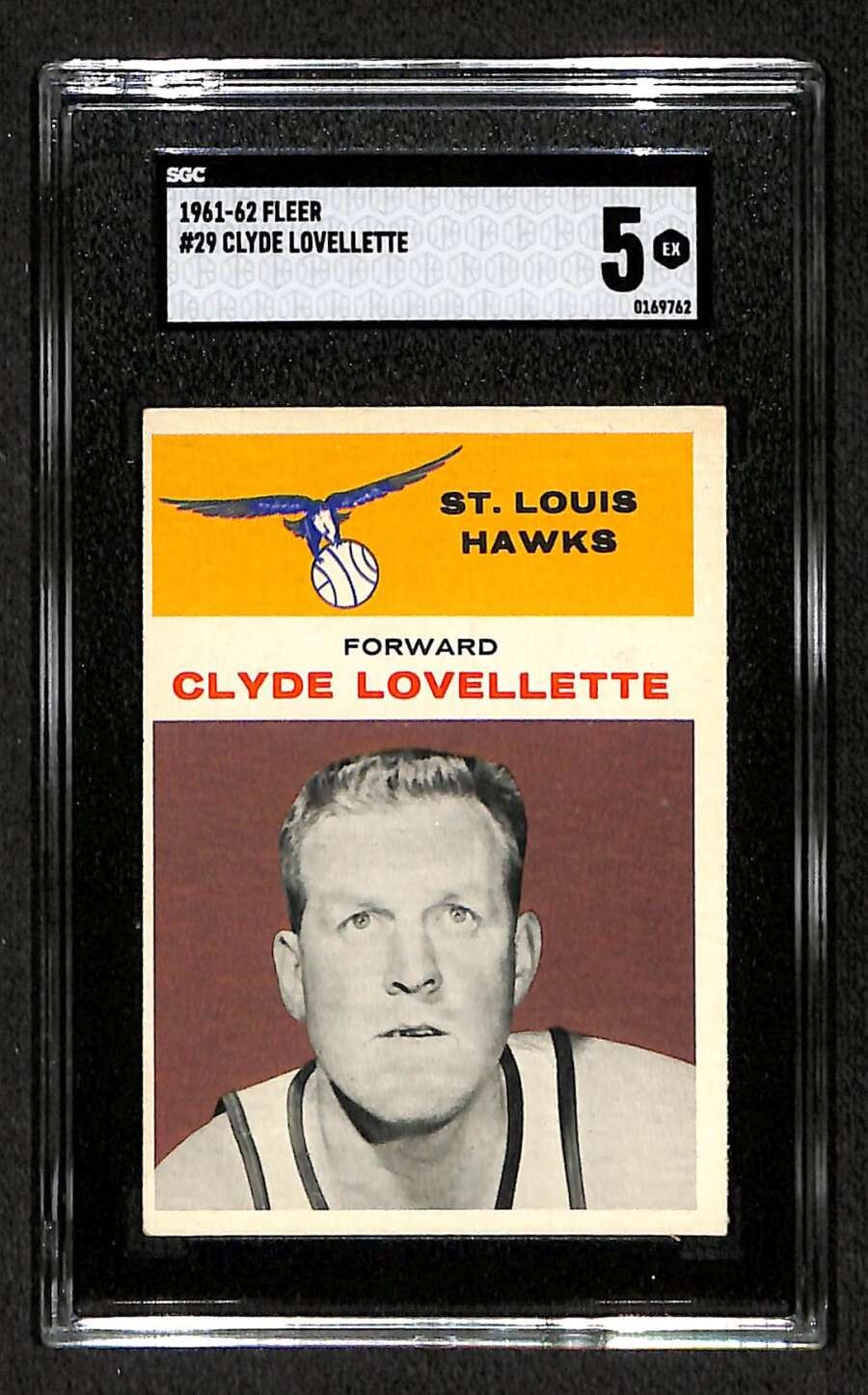 1961 Fleer #29 Clyde Lovellette HOF SGC 5 EX C104043
