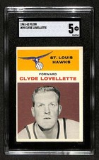 1961 Fleer #29 Clyde Lovellette HOF  SGC 5 EX C104043