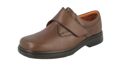 Scarpe Uomo DB Modello Havant &ndash; Vestibilit&agrave; Larga, Chiusura A Strappo, Tomaia In Pelle