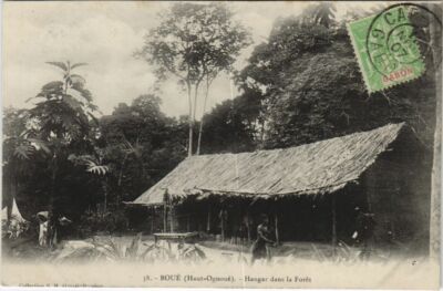 PC BOUE HANGAR DANS LA FORET GABON AFRICA (A23463)