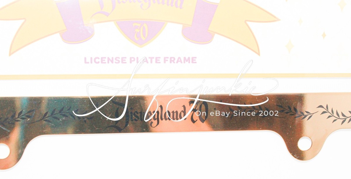 US・ディズニー70周年最新★年パス限定！ライセンスプレートフレーム Disneyland Disney Parks 70th Anniversary License Plate Frame Gold