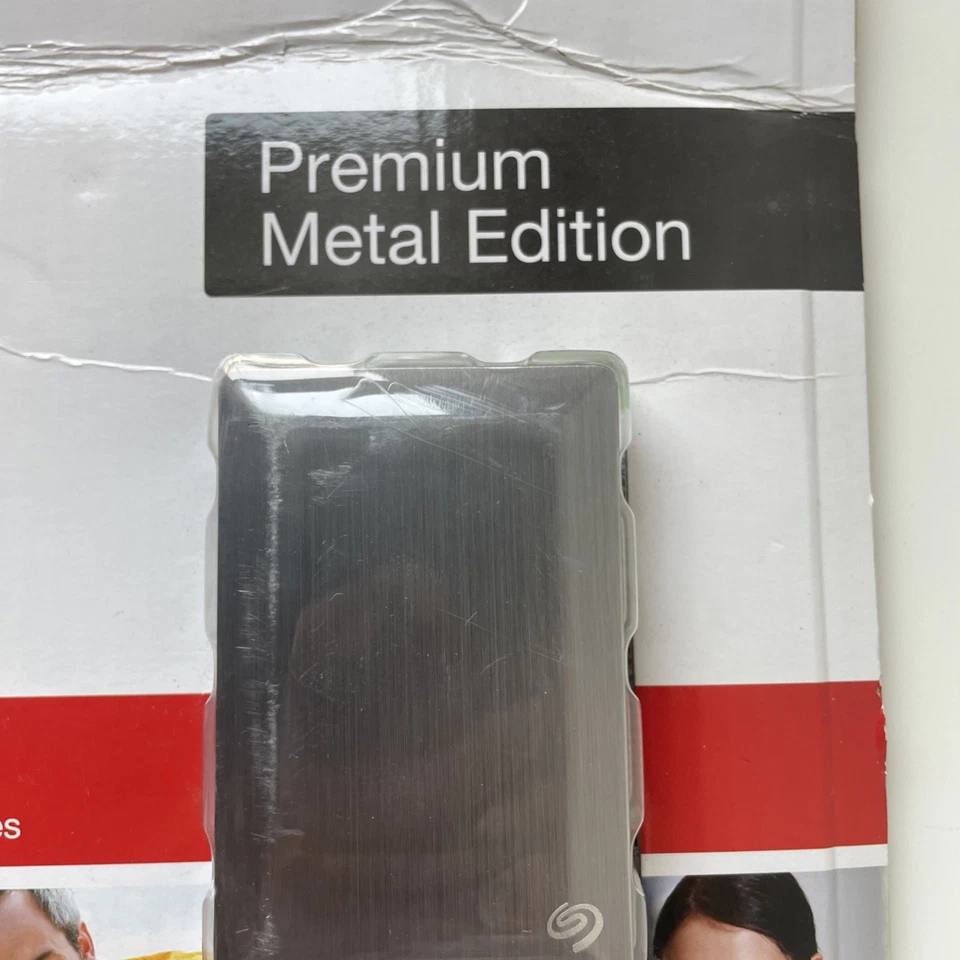 Seagate Backup Plus Slim Bundle 2TB USB 3.0 Premium Metal Edition Rescue Service - Image 2 of 4