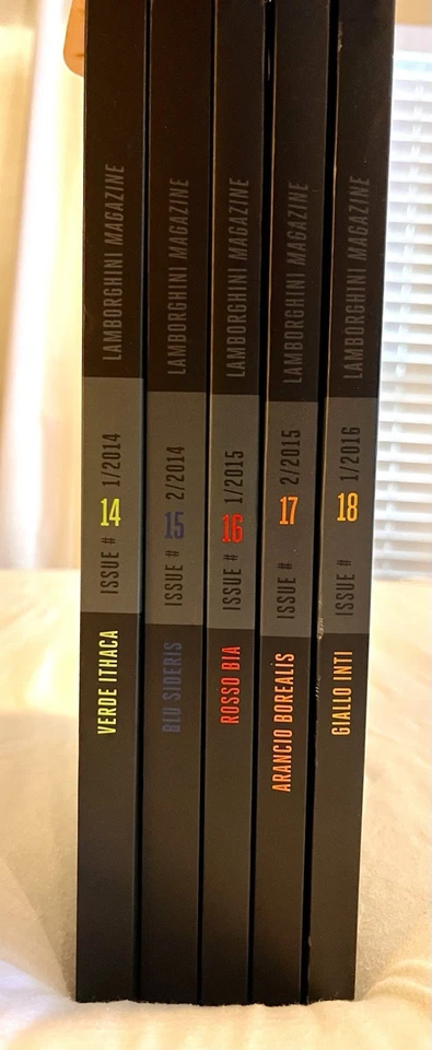 REVISTA OFICIAL LAMBORGHINI ”We Can Be Heros” Juego Completo LIBRO DE FOLLETOS Foto 2 de 2