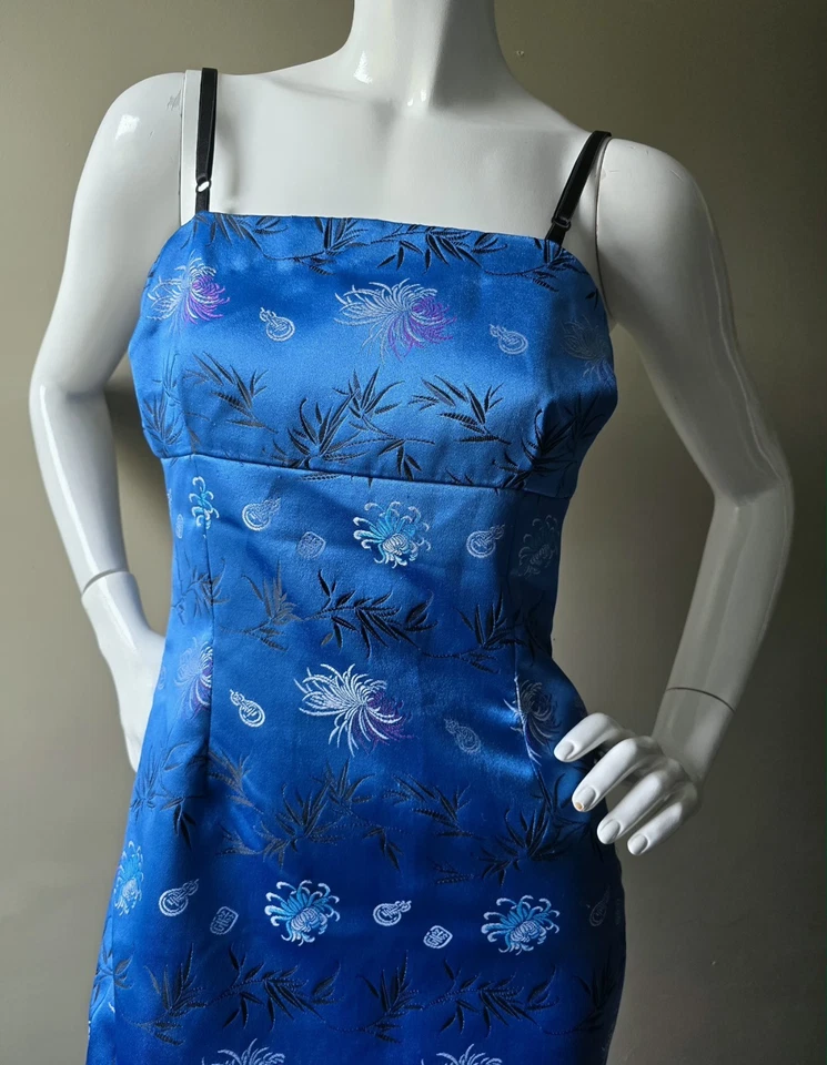 Vestido Midi Casa de Muñecas Años 90 Floral Poli Jacquard Mediano Catálogo Delia's  Foto 3 de 4