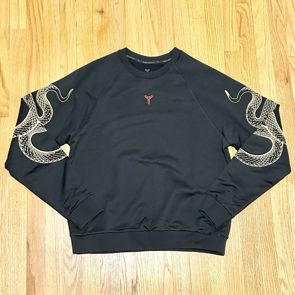 Nike Kobe Therma-FIT Men’s Size M Year Of The Mamba Black Gold Red Crewneck - Image 3 of 4