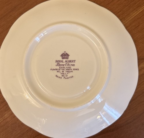 Royal Albert Cup & Saucer Set(s) Holly Flower of the Month #12 Vintage - Picture 2 of 2