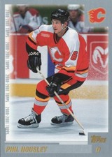 NM- 2000 Topps 120 Phil Housley   Calgary Flames Card