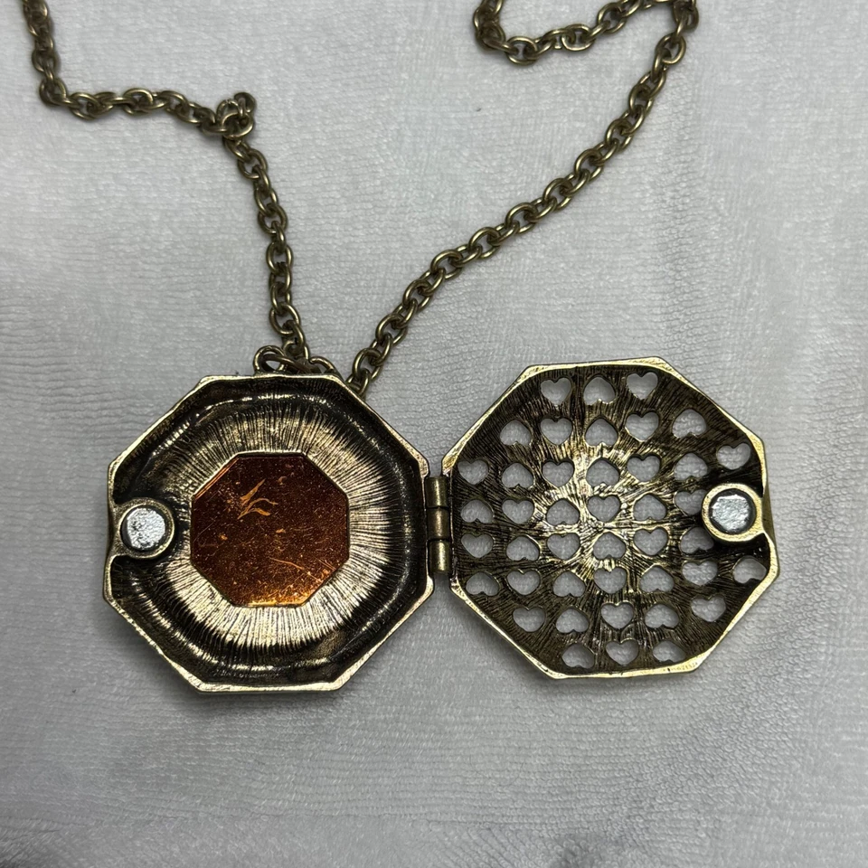 Collar Medallón Camafeo Estilo Vintage Colgante Octágono Recorte Corazón Tono Bronce Foto 3 de 4