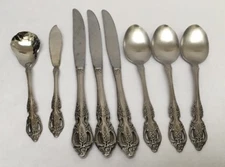 Oneida Renoir Pembrooke Stainless Set/8 Pieces Spoons And Knives