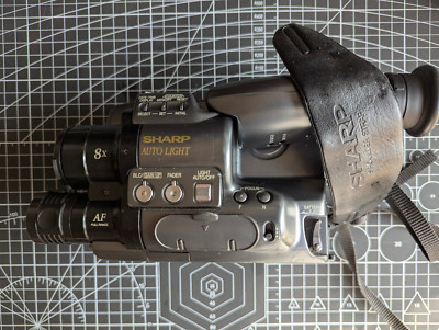 VINTAGE SHARP 8mm CAMCORDER VL-M4H - x8 Zoom Made in Japan